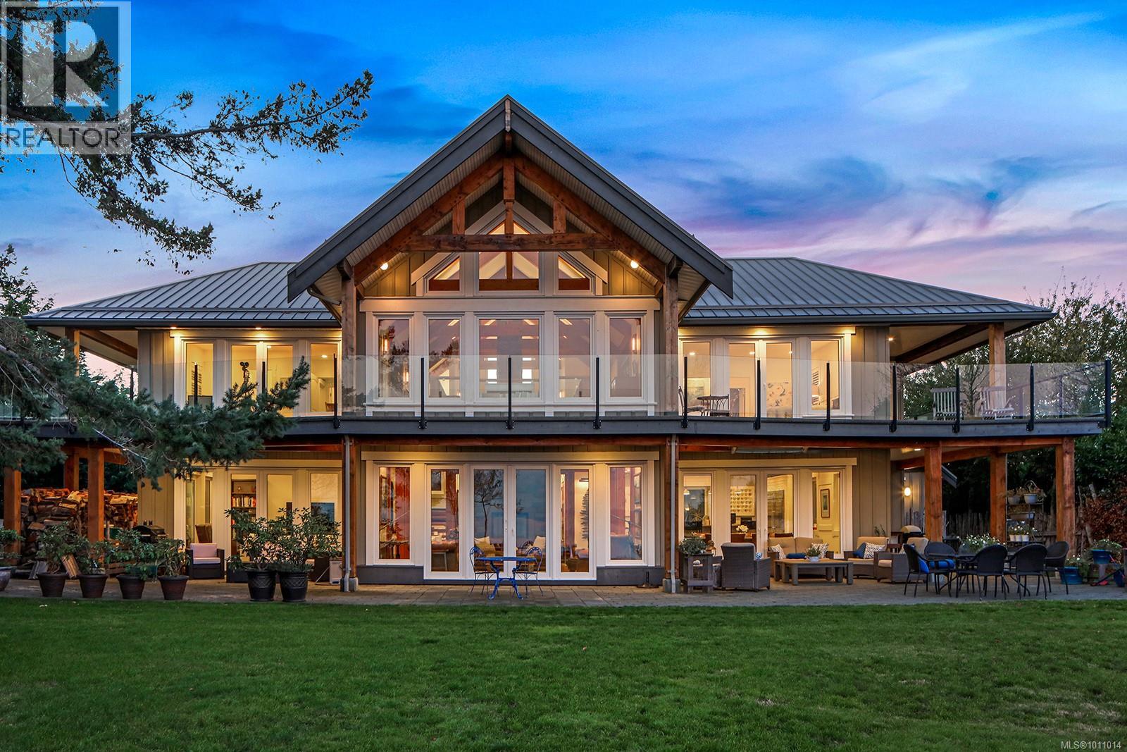 1107 Kye Bay Rd, Comox