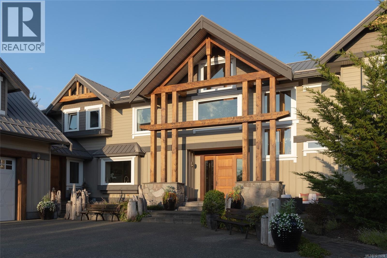 1107 Kye Bay Rd, Comox