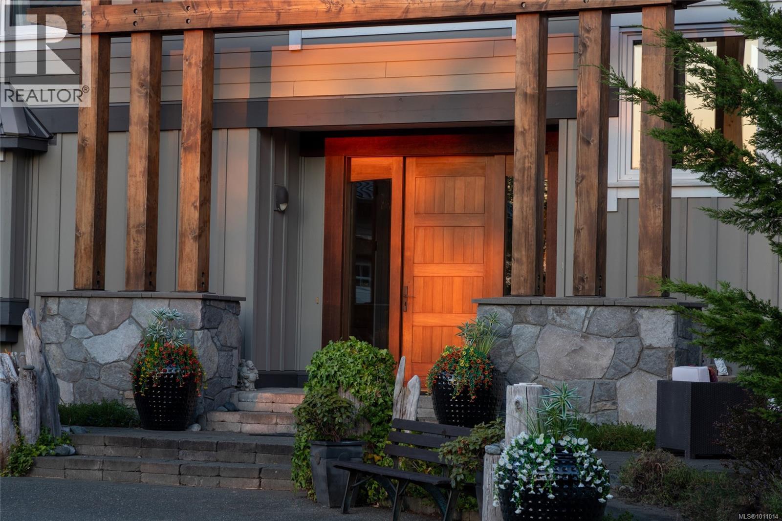 1107 Kye Bay Rd, Comox