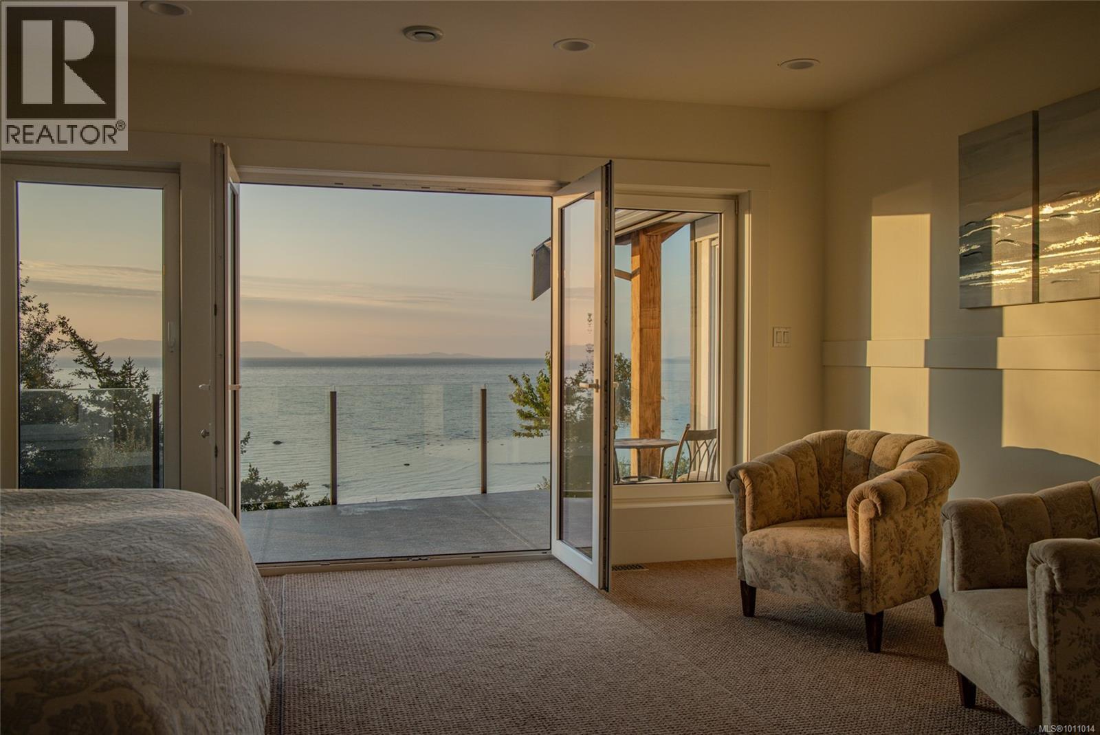 1107 Kye Bay Rd, Comox