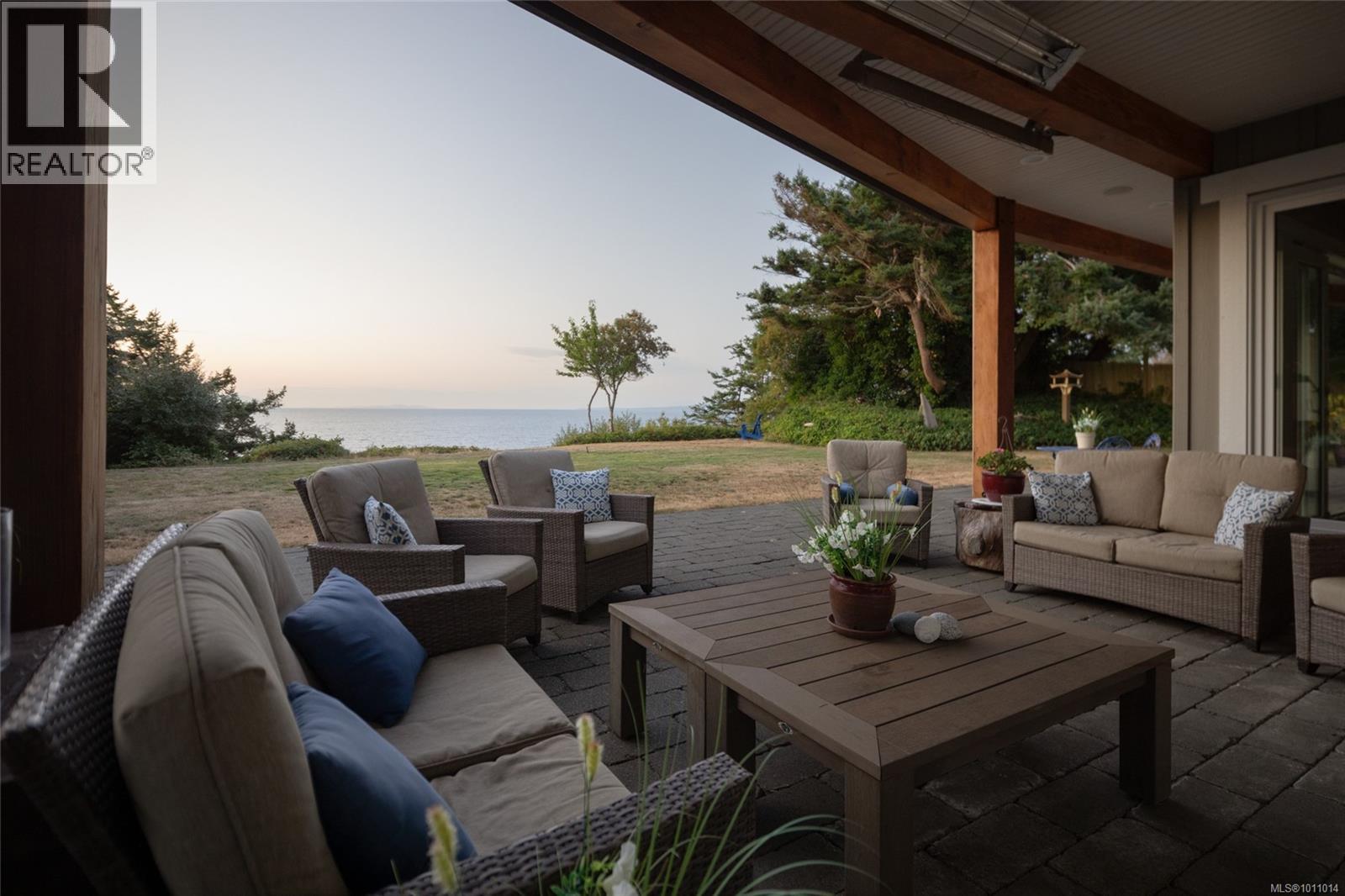 1107 Kye Bay Rd, Comox