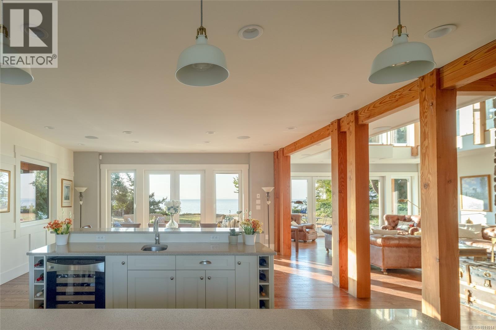 1107 Kye Bay Rd, Comox