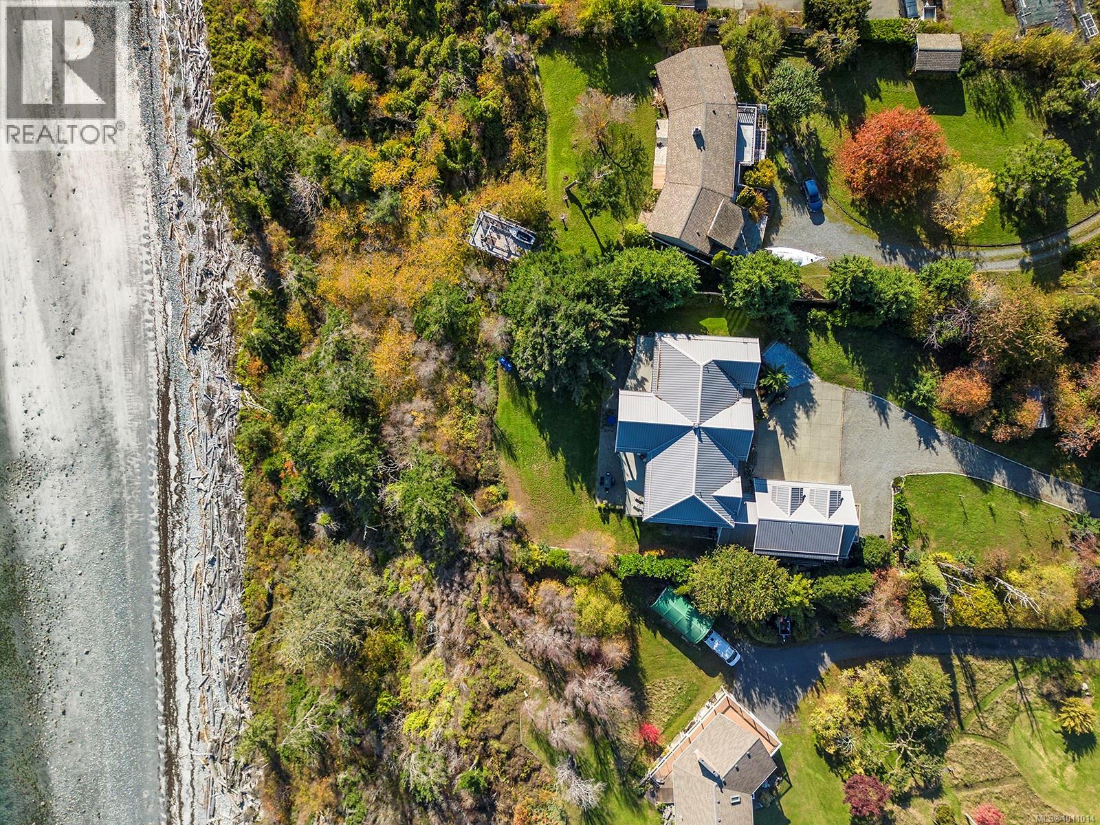 1107 Kye Bay Rd, Comox