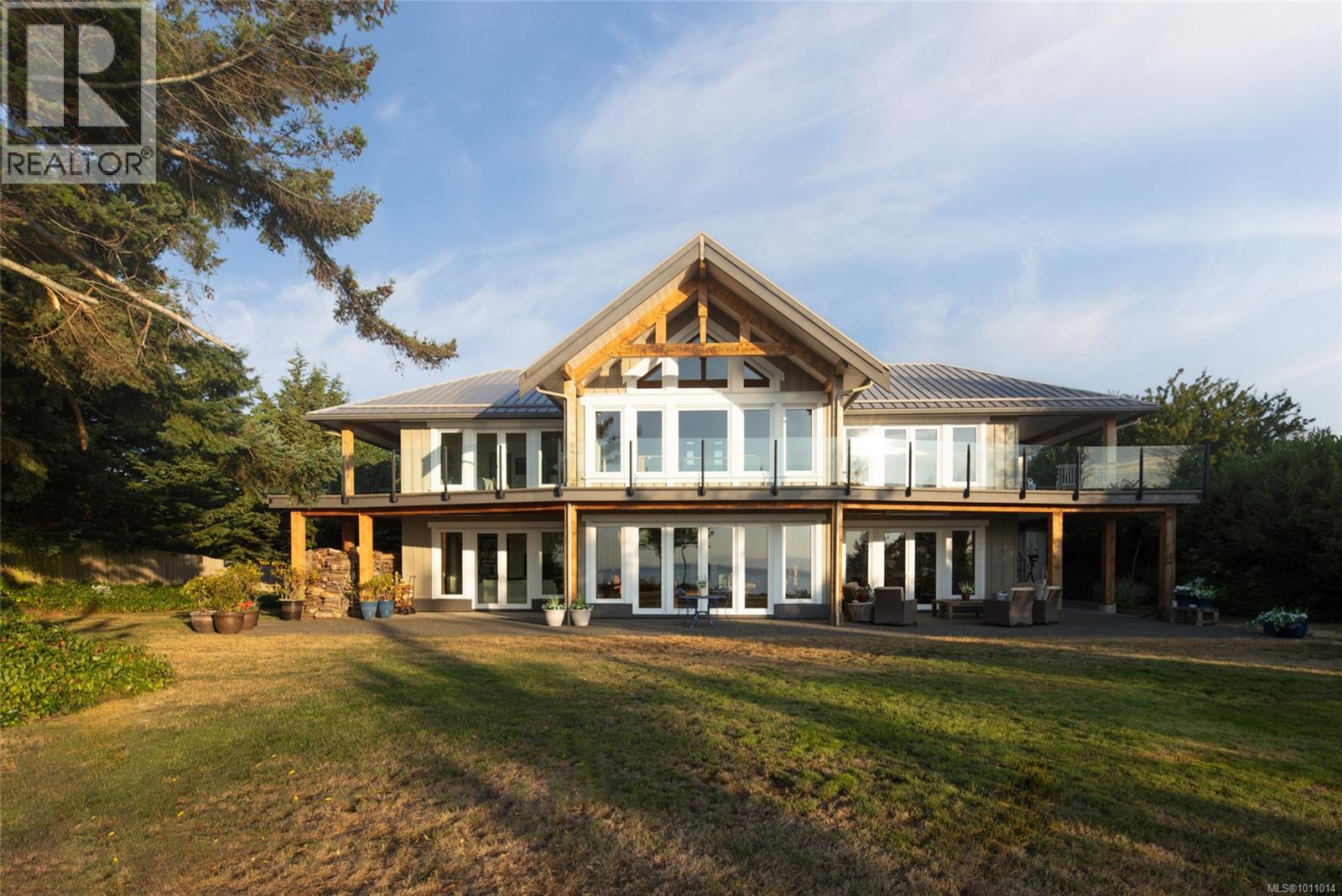1107 Kye Bay Rd, Comox