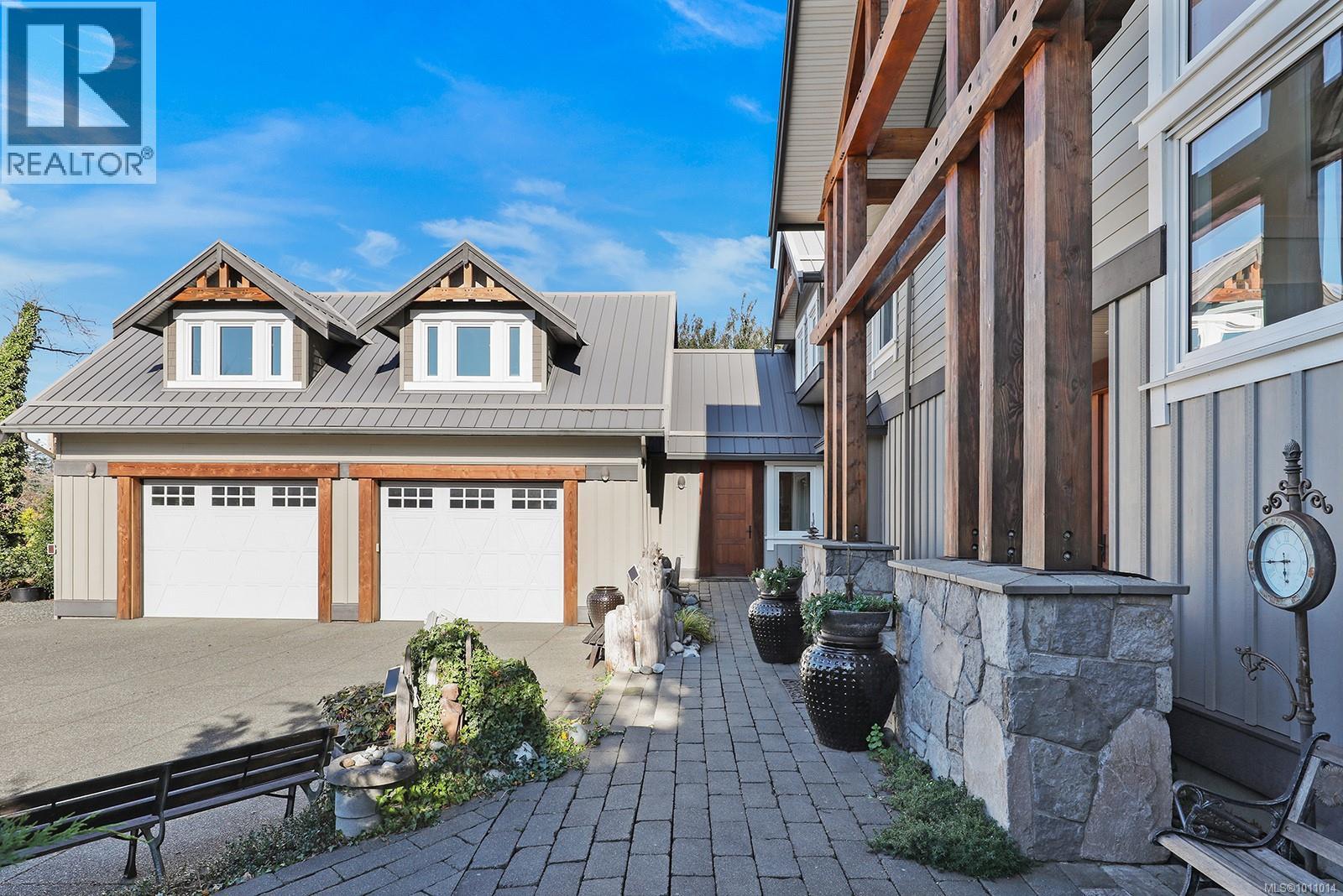 1107 Kye Bay Rd, Comox