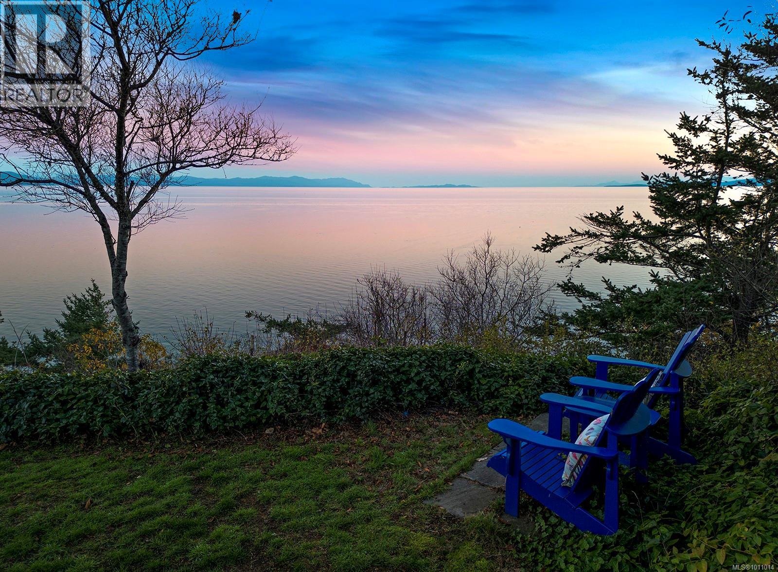 1107 Kye Bay Rd, Comox