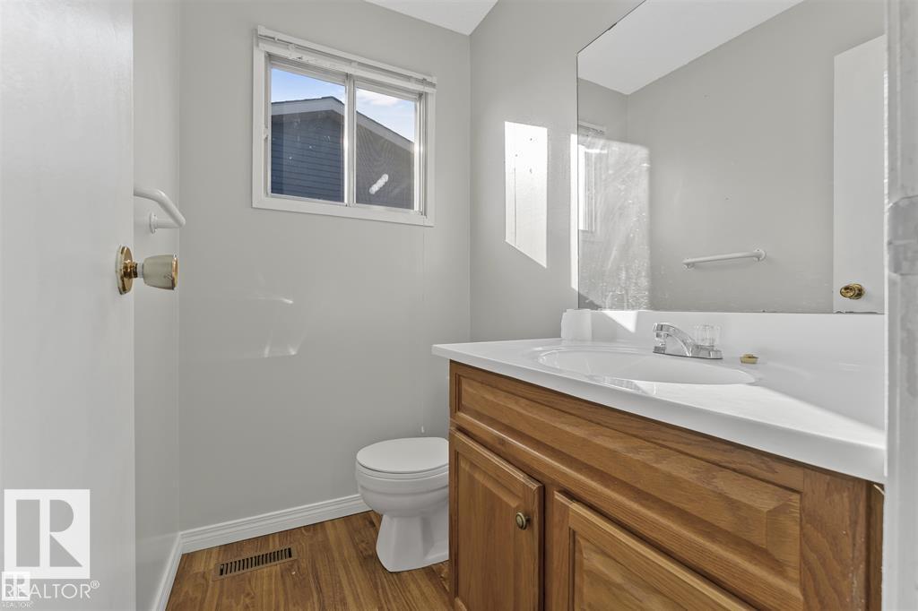 Photo 21 of 4912 36 Av Nw, Edmonton AB