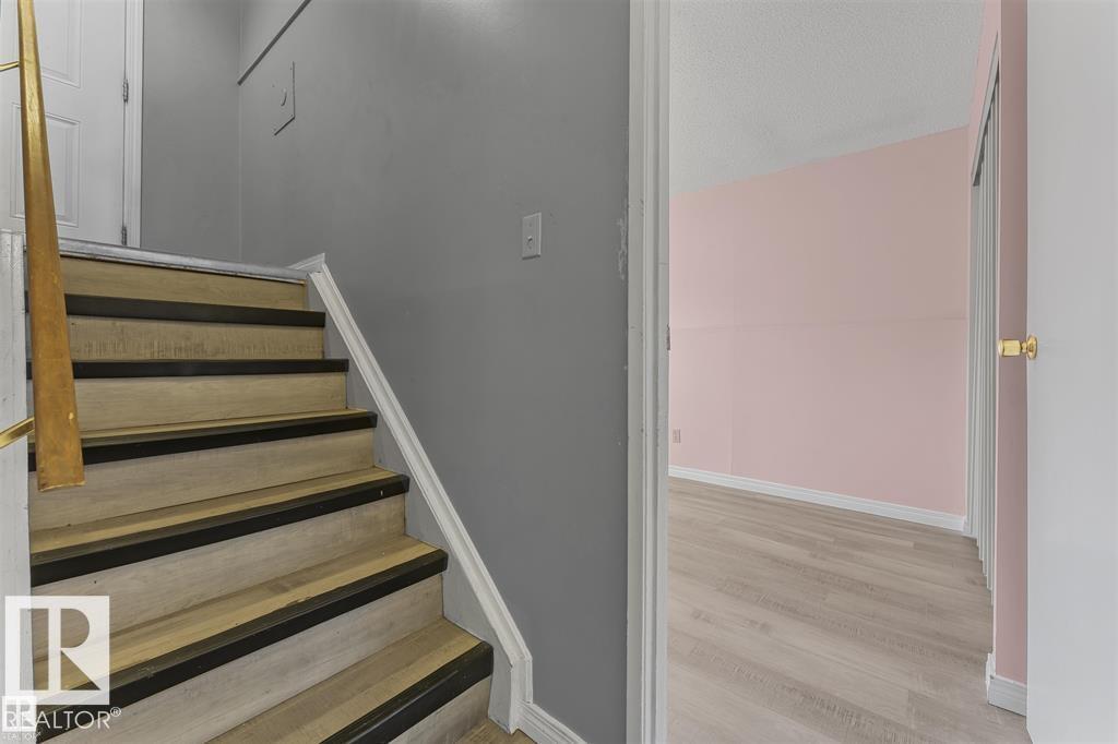 Photo 22 of 4912 36 Av Nw, Edmonton AB