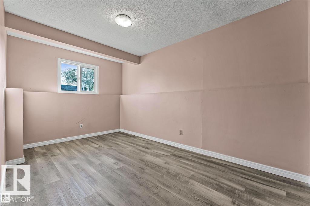 Photo 23 of 4912 36 Av Nw, Edmonton AB