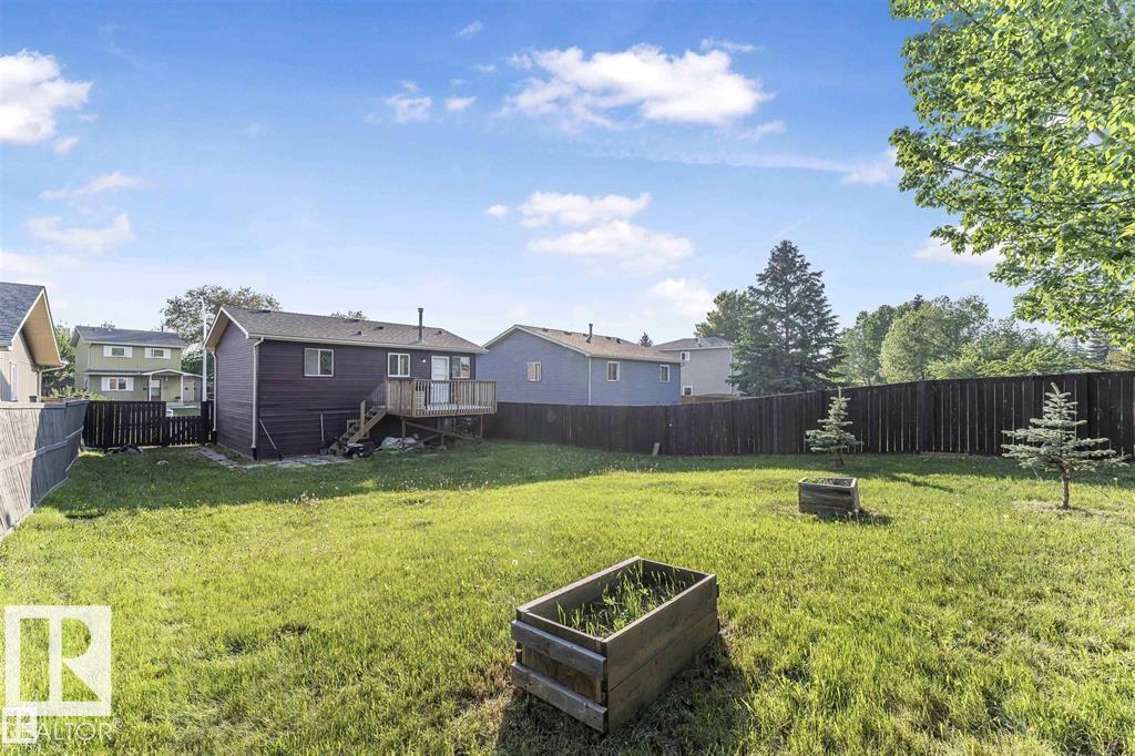 Photo 3 of 4912 36 Av Nw, Edmonton AB