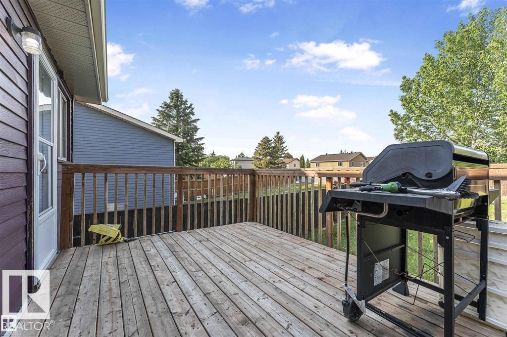 Photo 4 of 4912 36 Av Nw, Edmonton AB