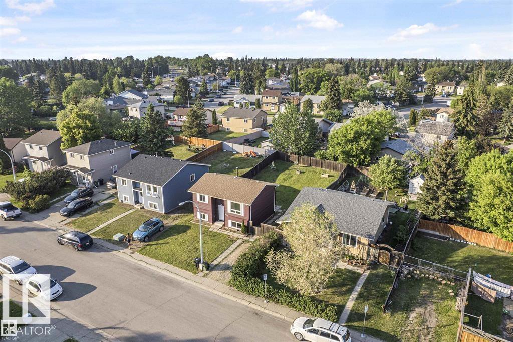 Photo 5 of 4912 36 Av Nw, Edmonton AB