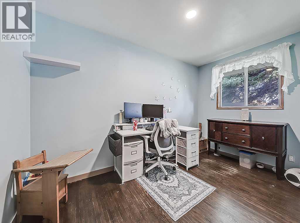 Single Family House Bungalow for Sale in  Valentine Crescent SE Penbrooke Meadows Calgary 