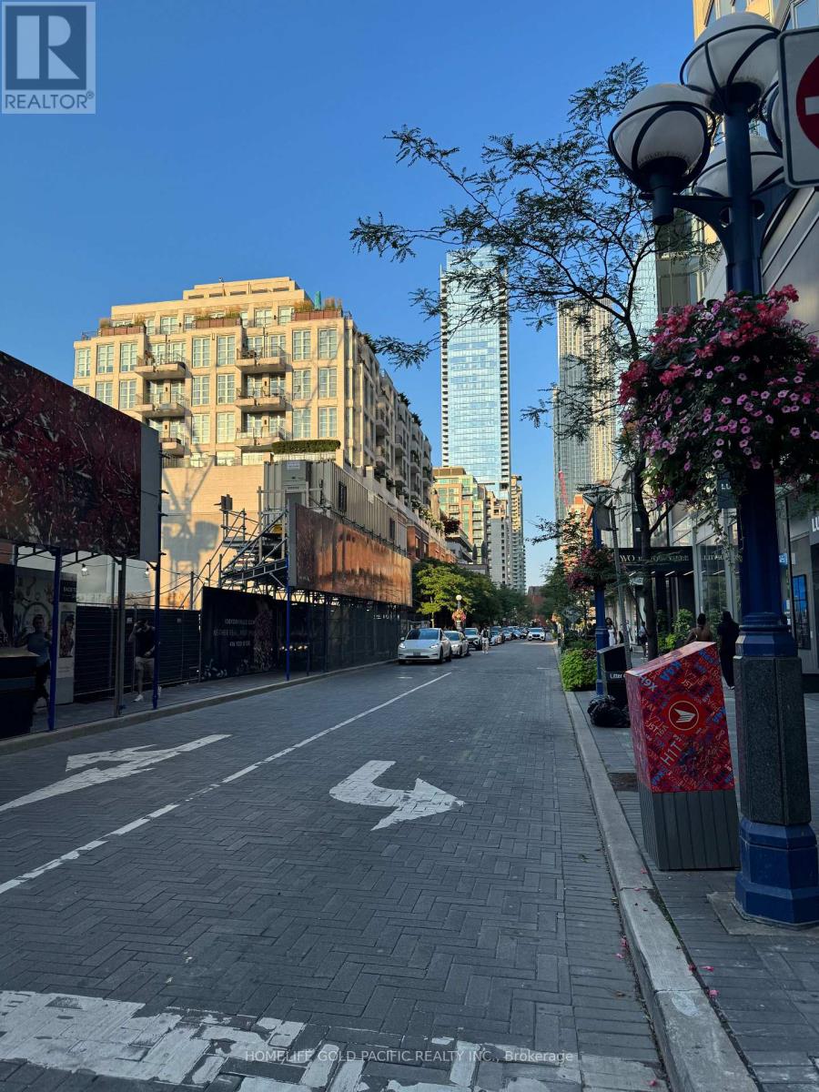Photo 23 of 2313 155 Yorkville Avenue, Toronto ON