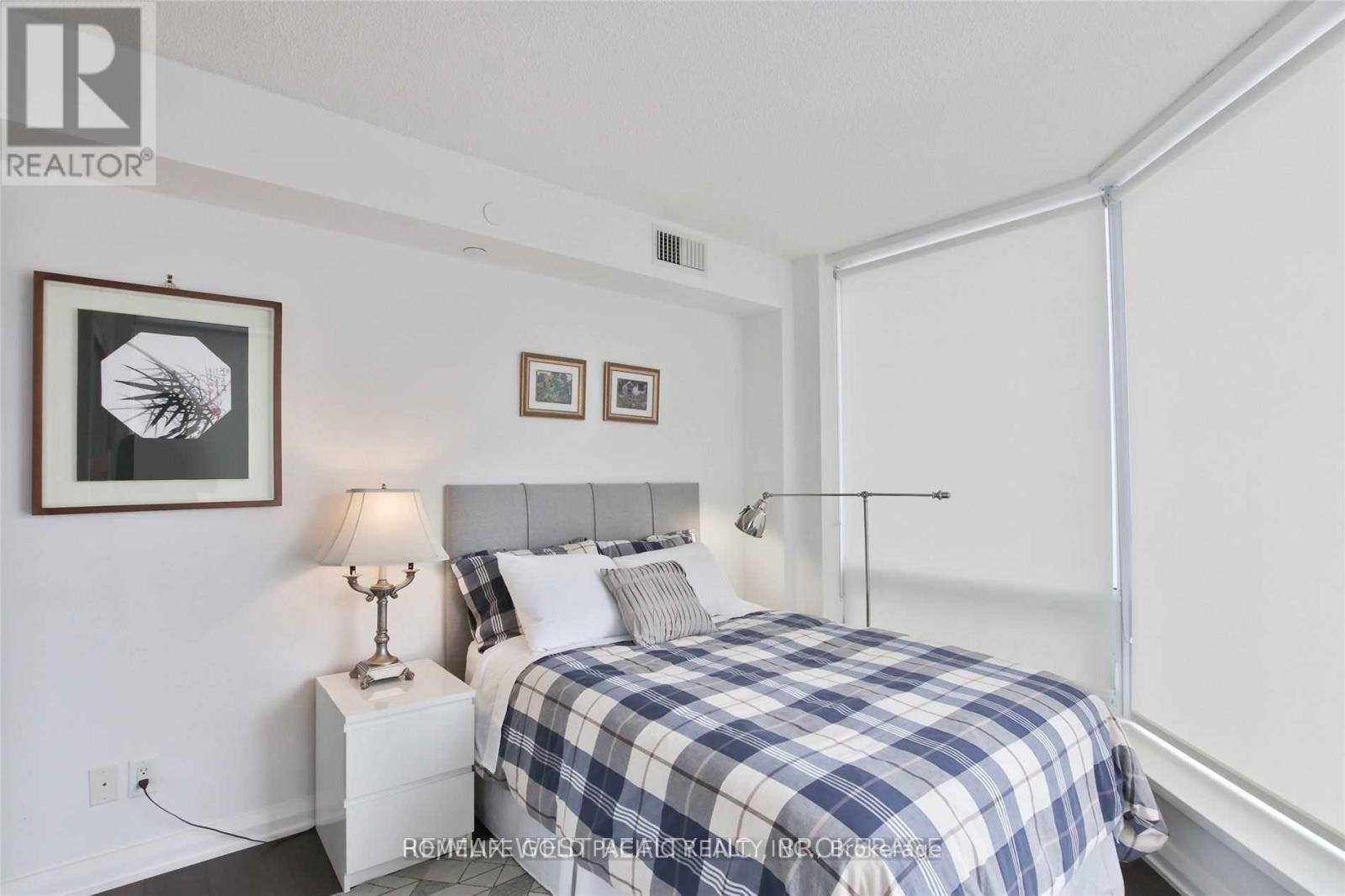 Photo 17 of 2313 155 Yorkville Avenue, Toronto ON