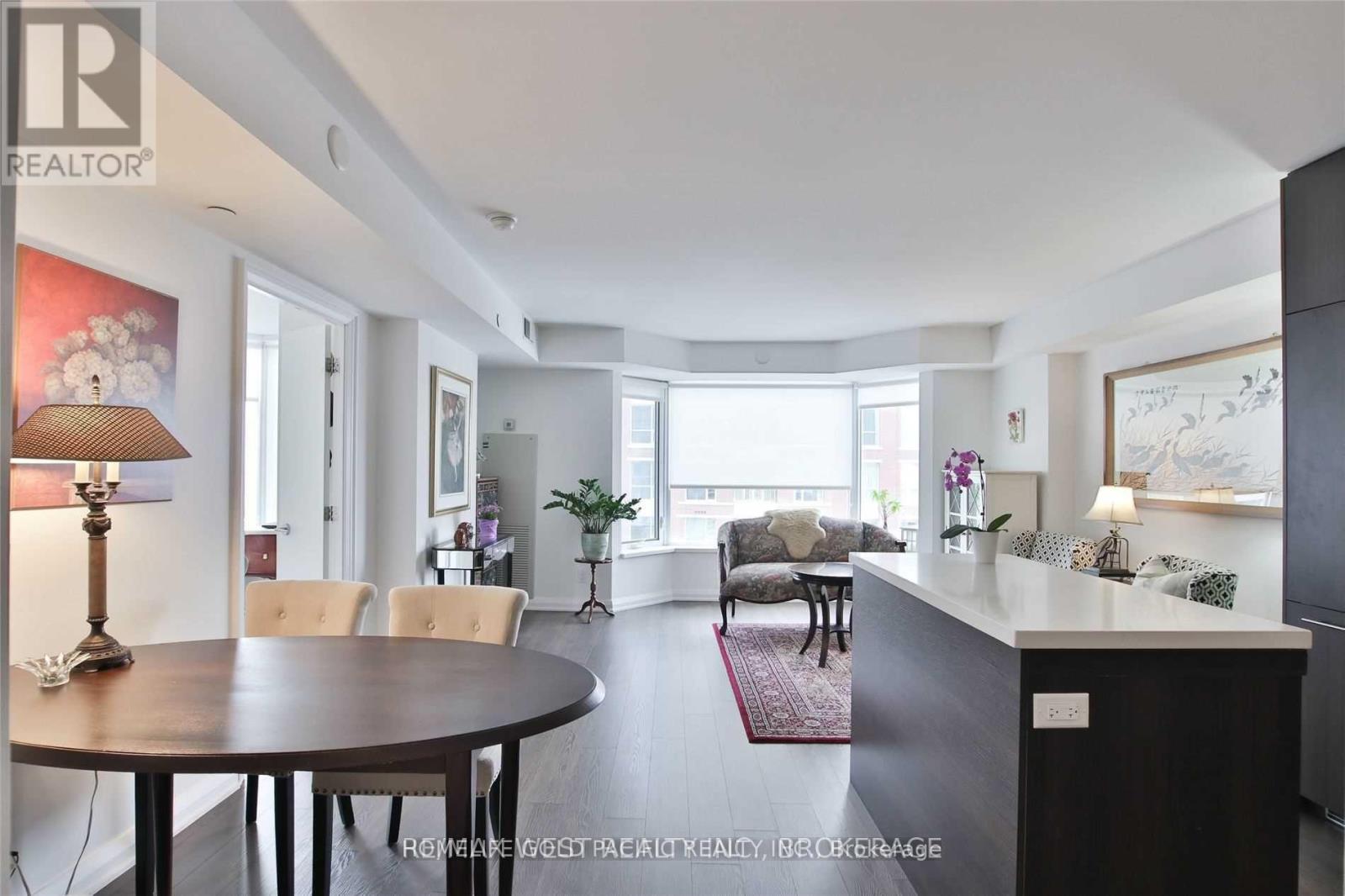 Photo 3 of 2313 155 Yorkville Avenue, Toronto ON