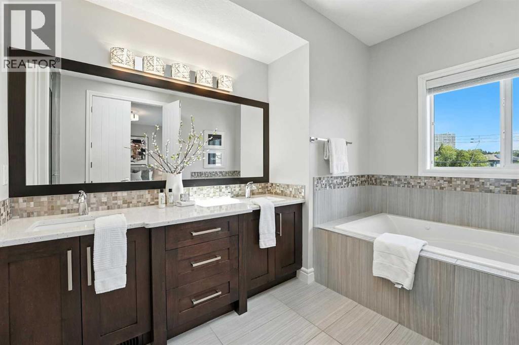 Single Family House for Sale in   Street NW Parkdale Calgary 