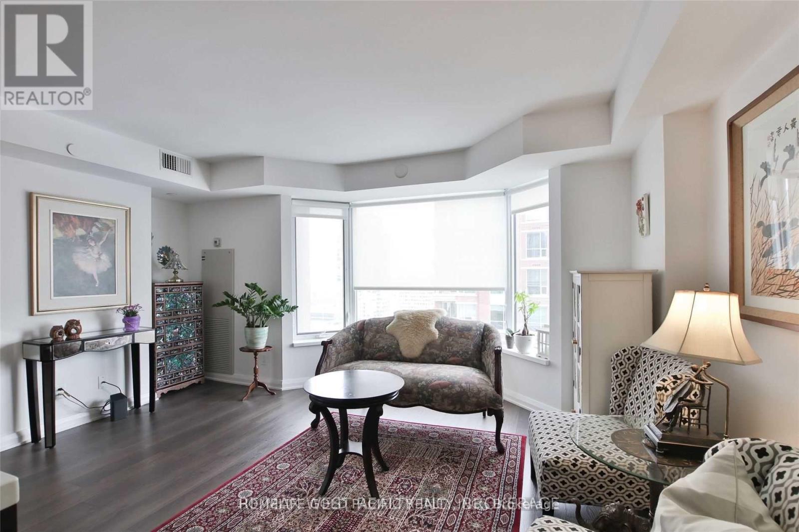 Photo 6 of 2313 155 Yorkville Avenue, Toronto ON
