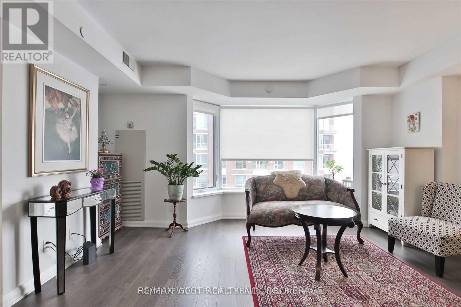 Photo 5 of 2313 155 Yorkville Avenue, Toronto ON