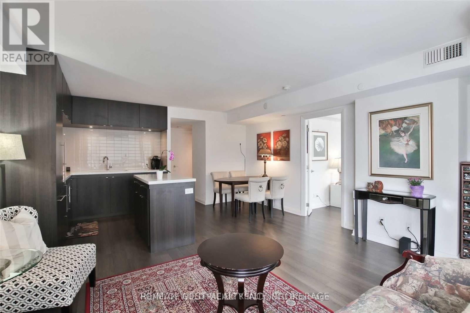 Photo 8 of 2313 155 Yorkville Avenue, Toronto ON
