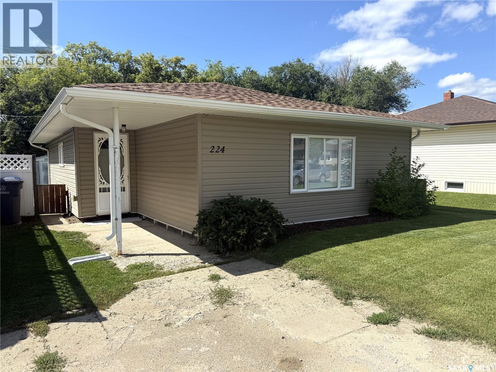 Photo 1 of 224 Thomson Street, Outlook SK