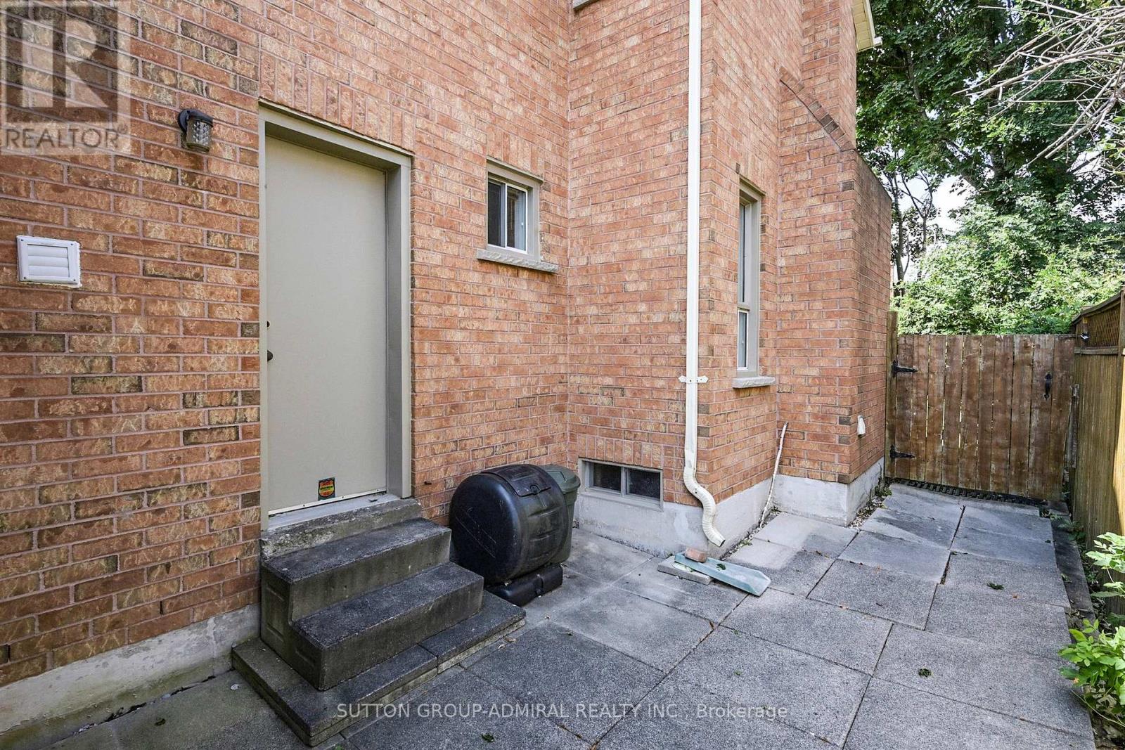 Photo 26 of 184 Hanmer Street W, Barrie ON