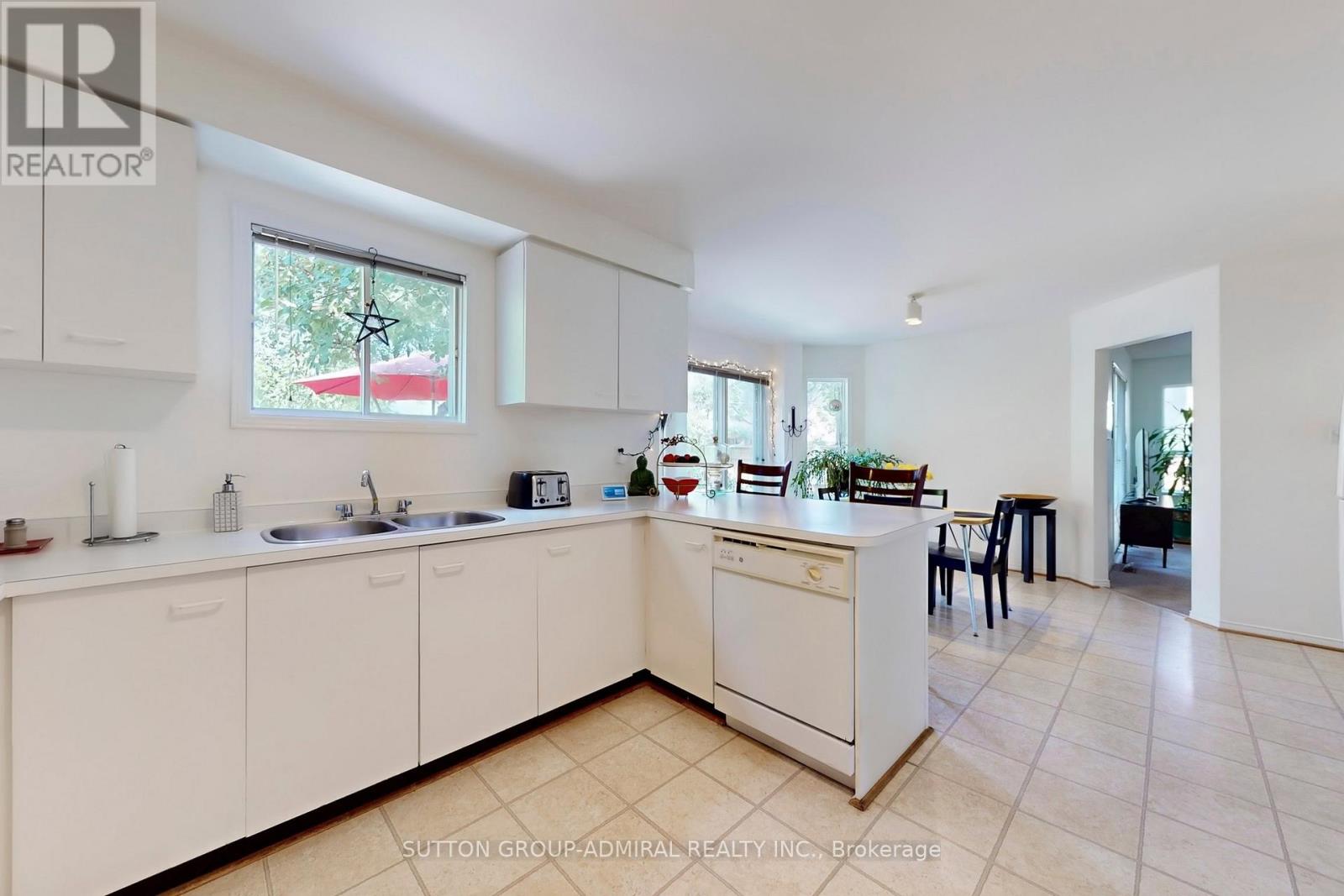 Photo 33 of 184 Hanmer Street W, Barrie ON