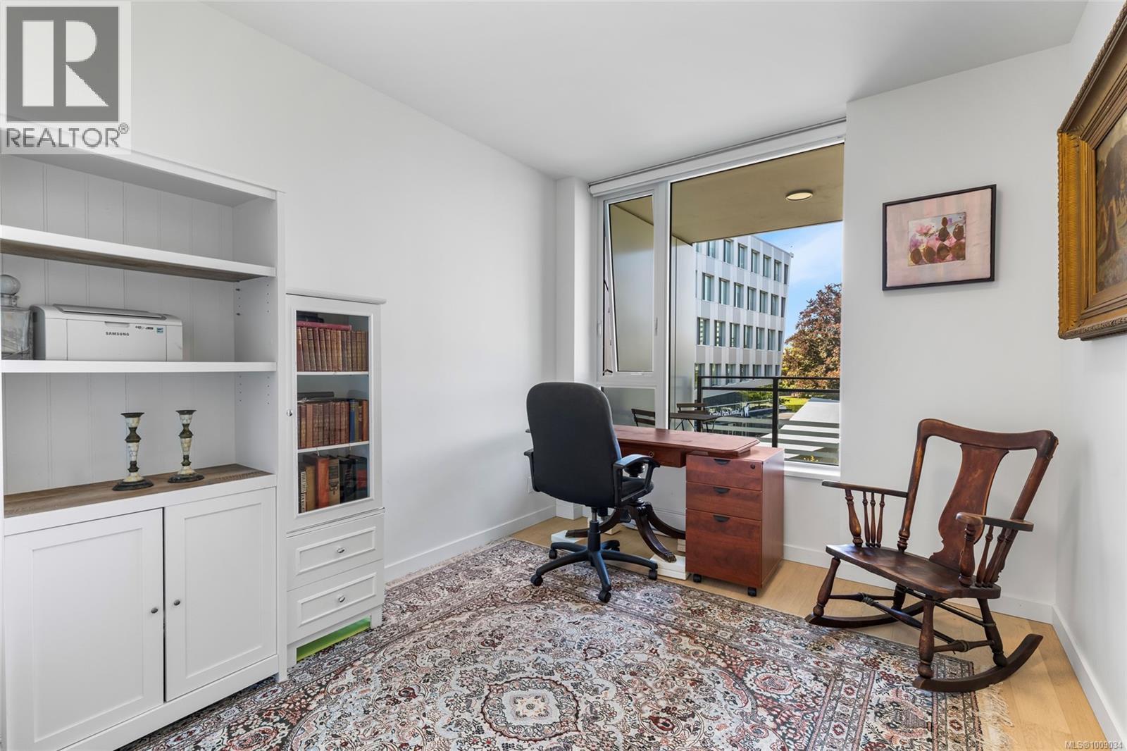 304 550 Michigan Street, Victoria