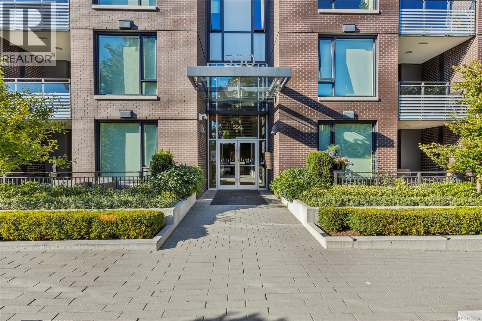 304 550 Michigan Street, Victoria