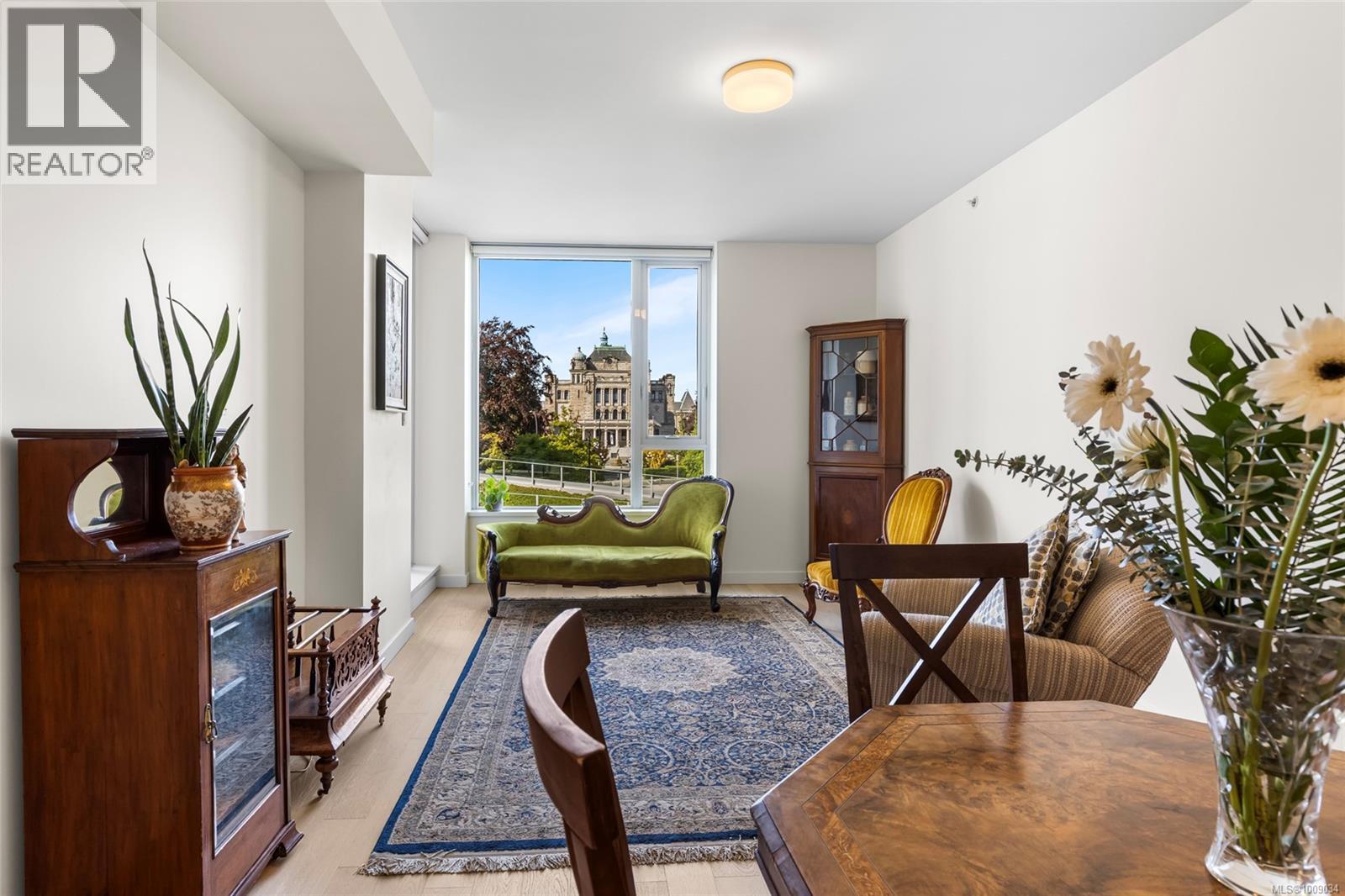 304 550 Michigan Street, Victoria