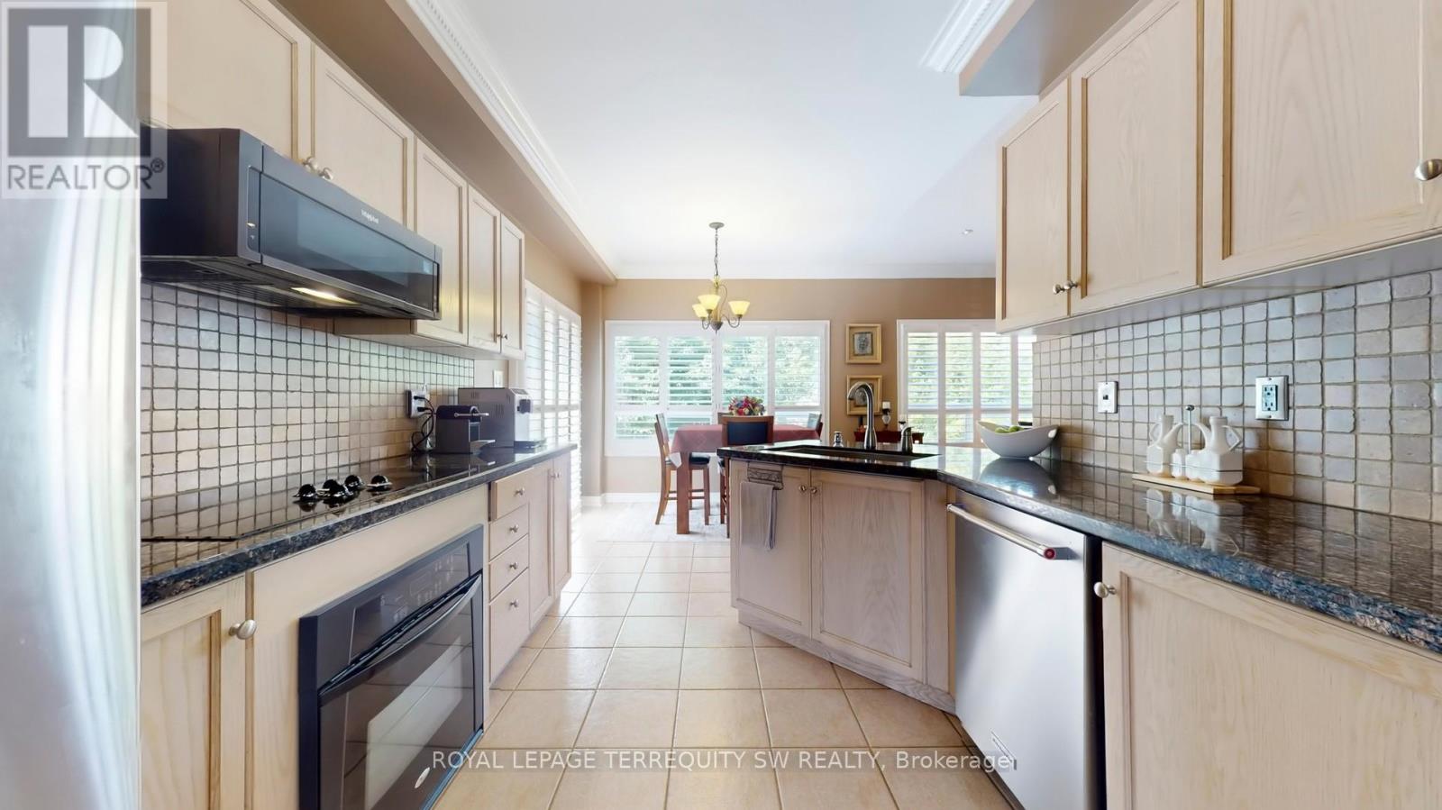 Photo 12 of 3981 Tacc Drive, Mississauga ON