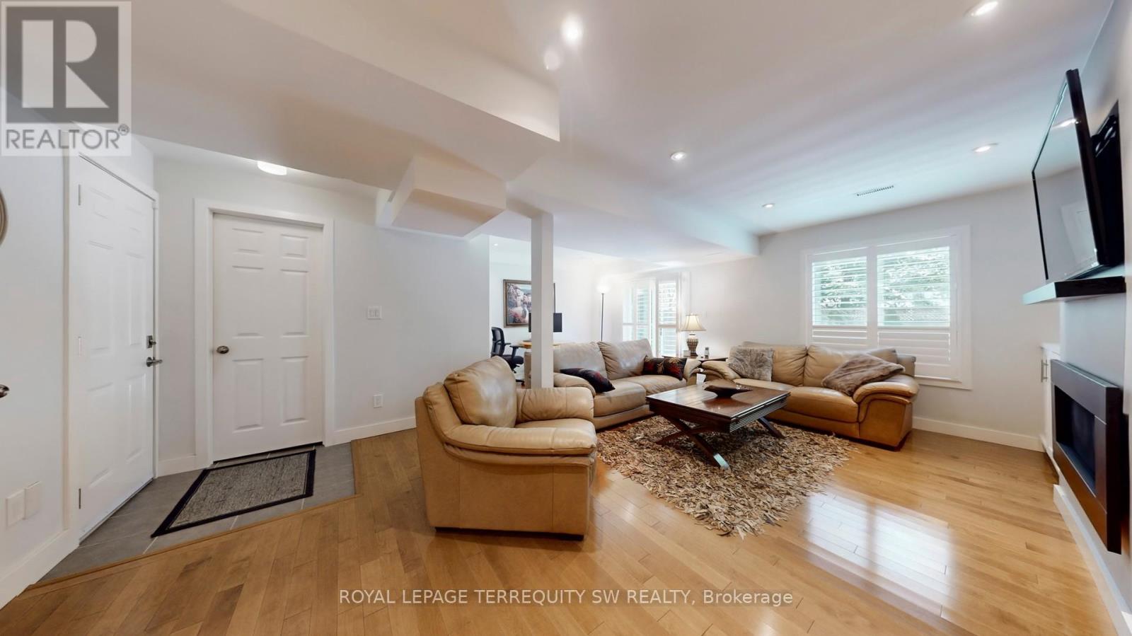Photo 25 of 3981 Tacc Drive, Mississauga ON