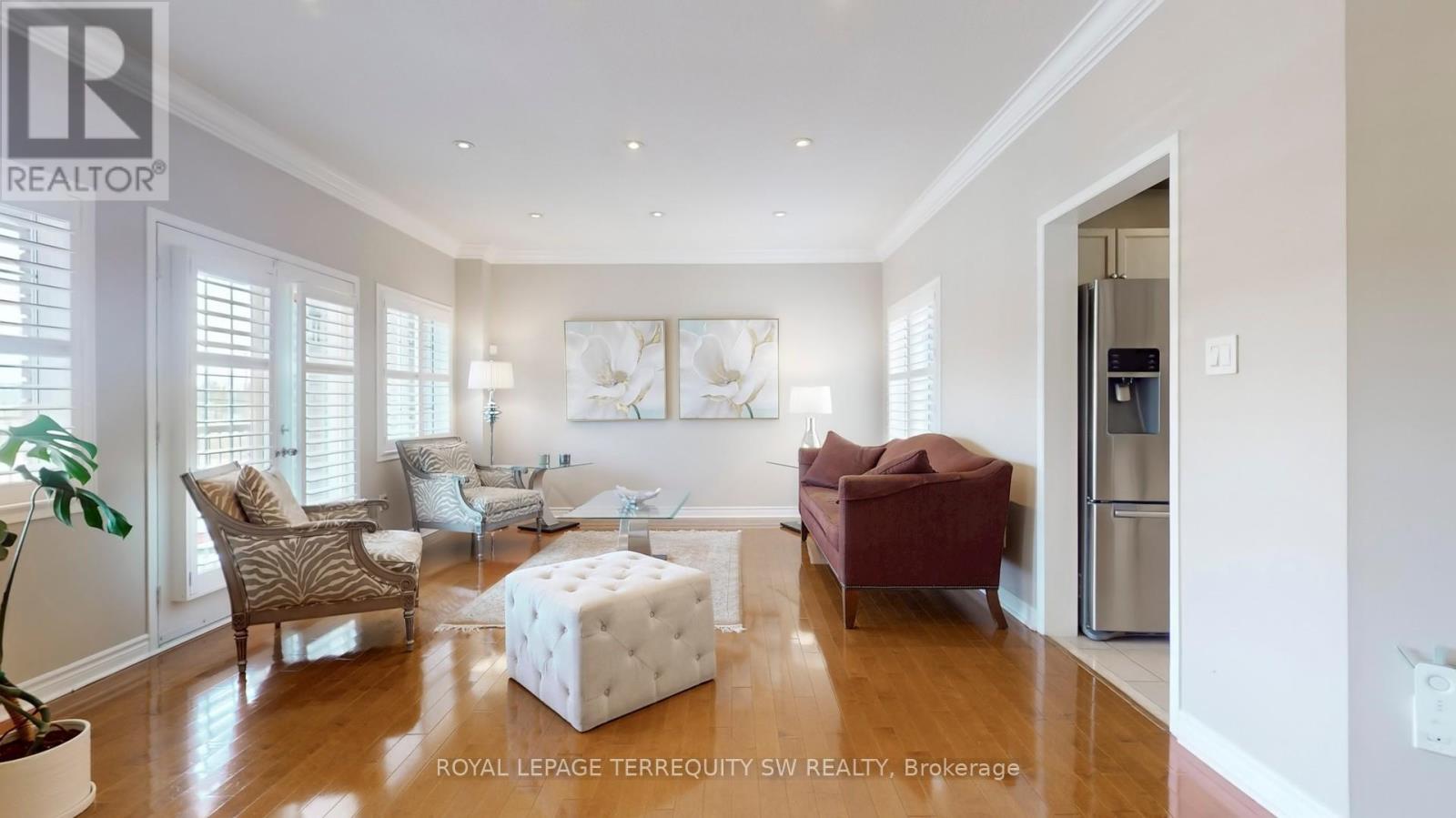 Photo 5 of 3981 Tacc Drive, Mississauga ON