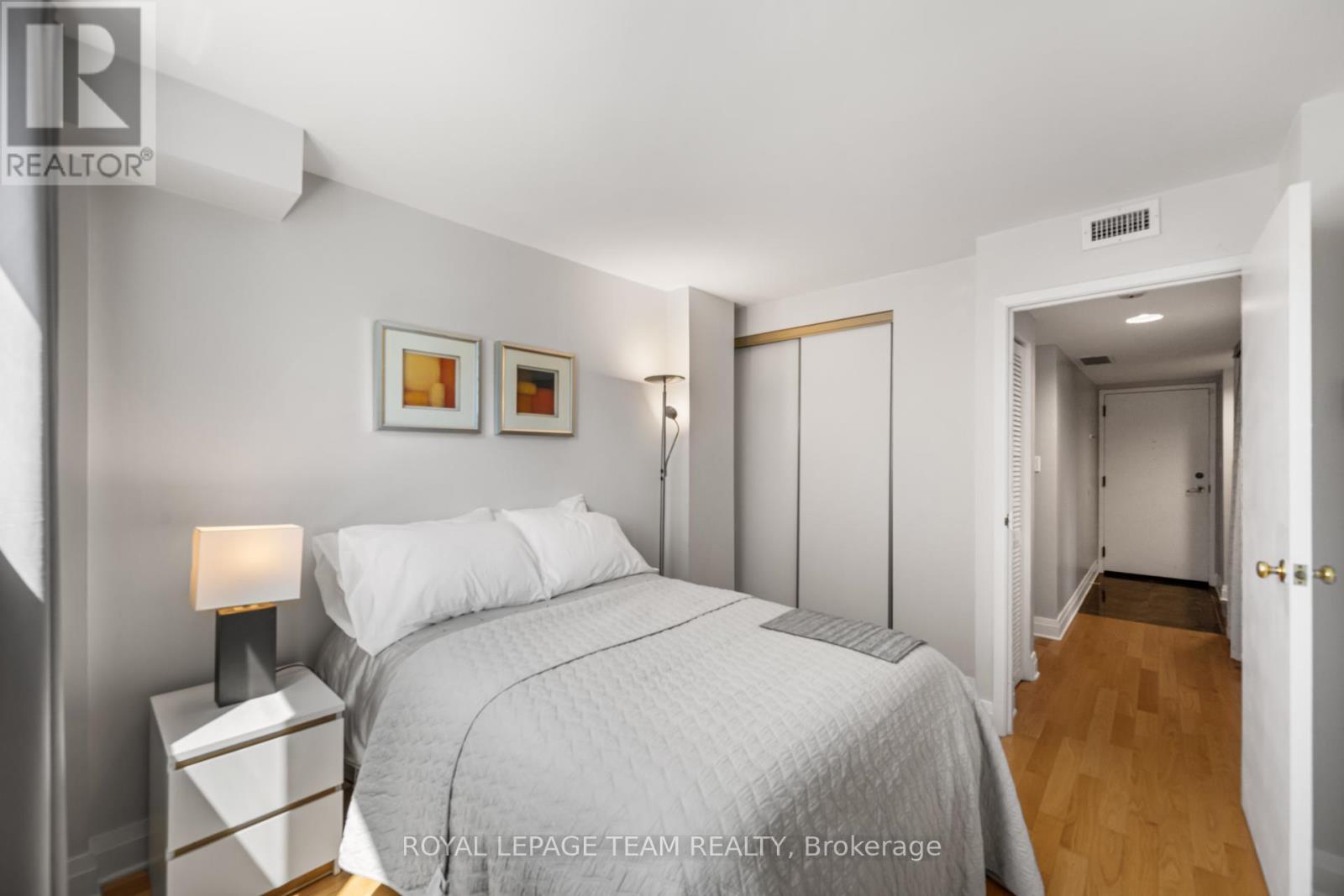Photo 17 of 202 309 Cumberland Street, Ottawa ON