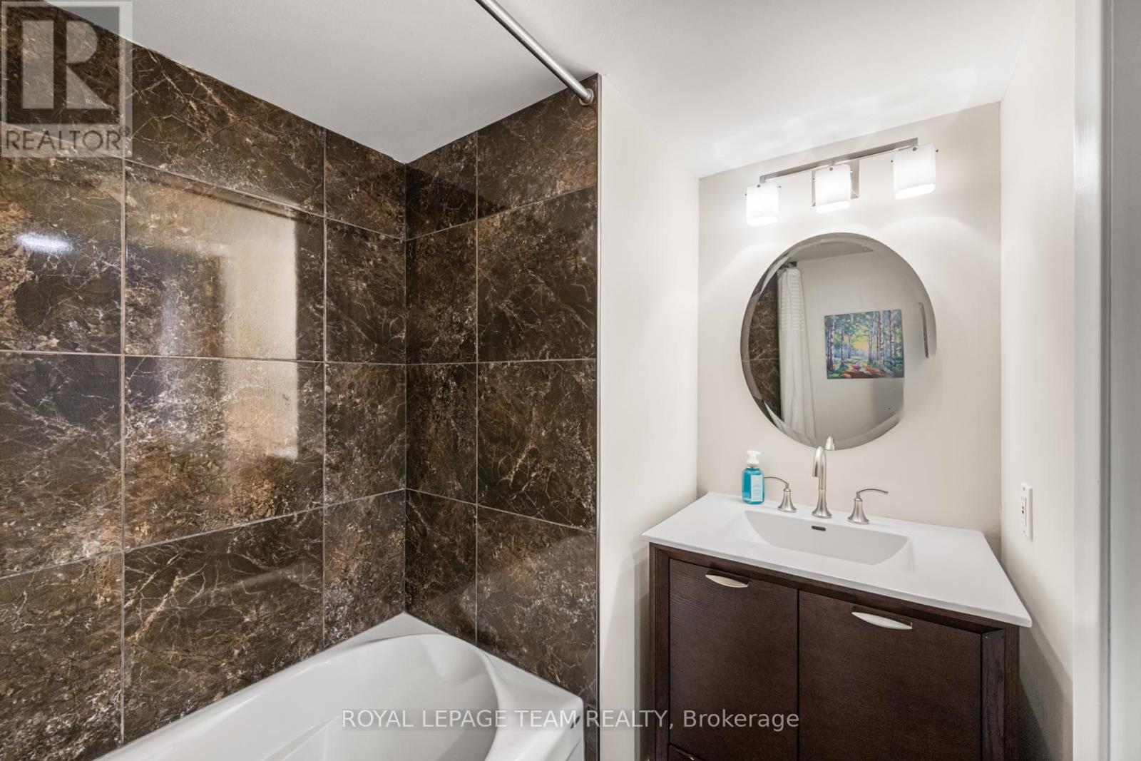 Photo 18 of 202 309 Cumberland Street, Ottawa ON