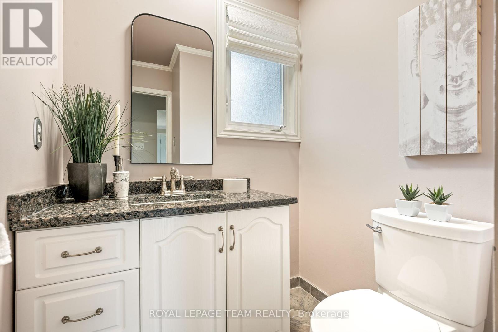 Photo 17 of 2128 Hubbard Crescent, Ottawa ON
