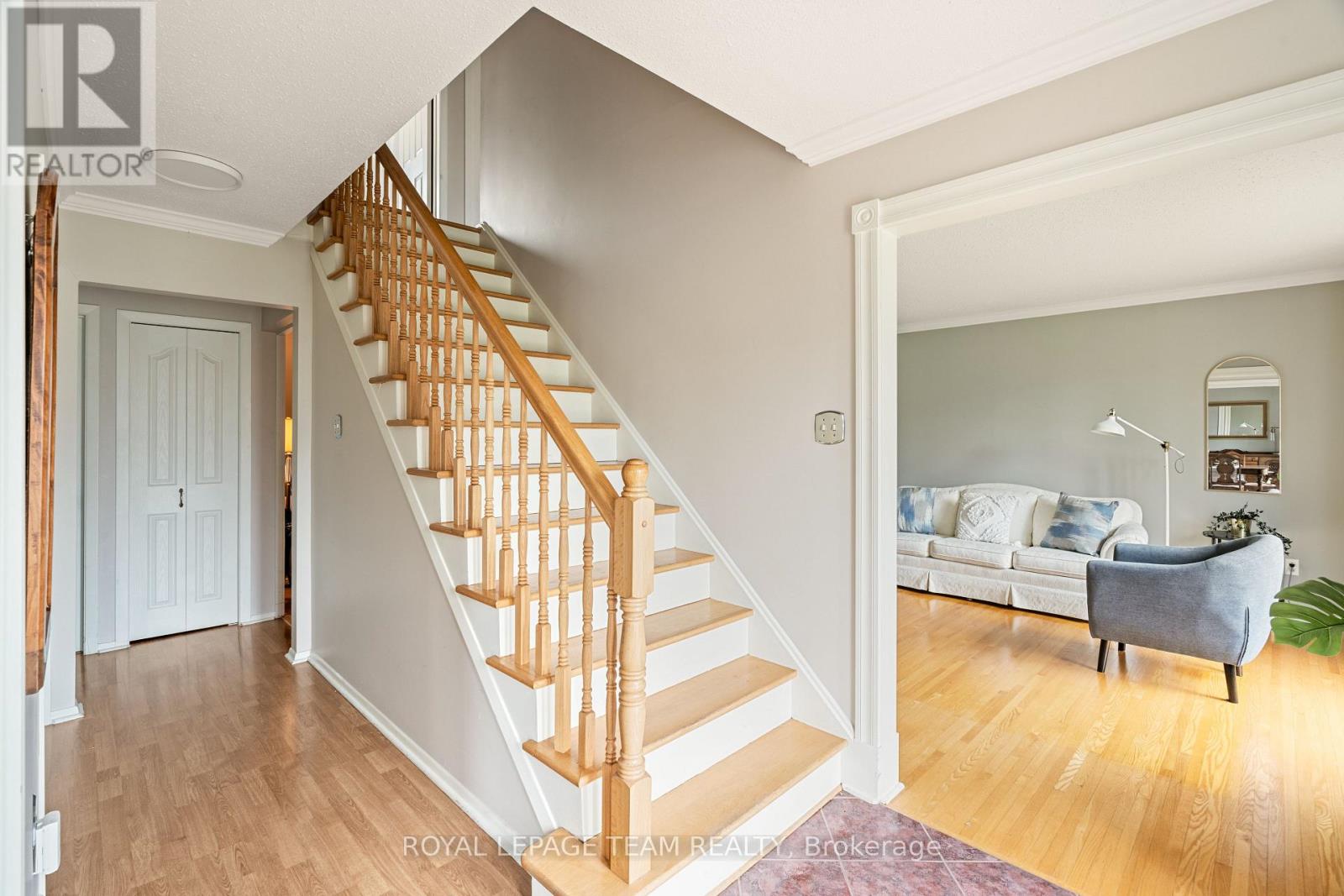 Photo 18 of 2128 Hubbard Crescent, Ottawa ON