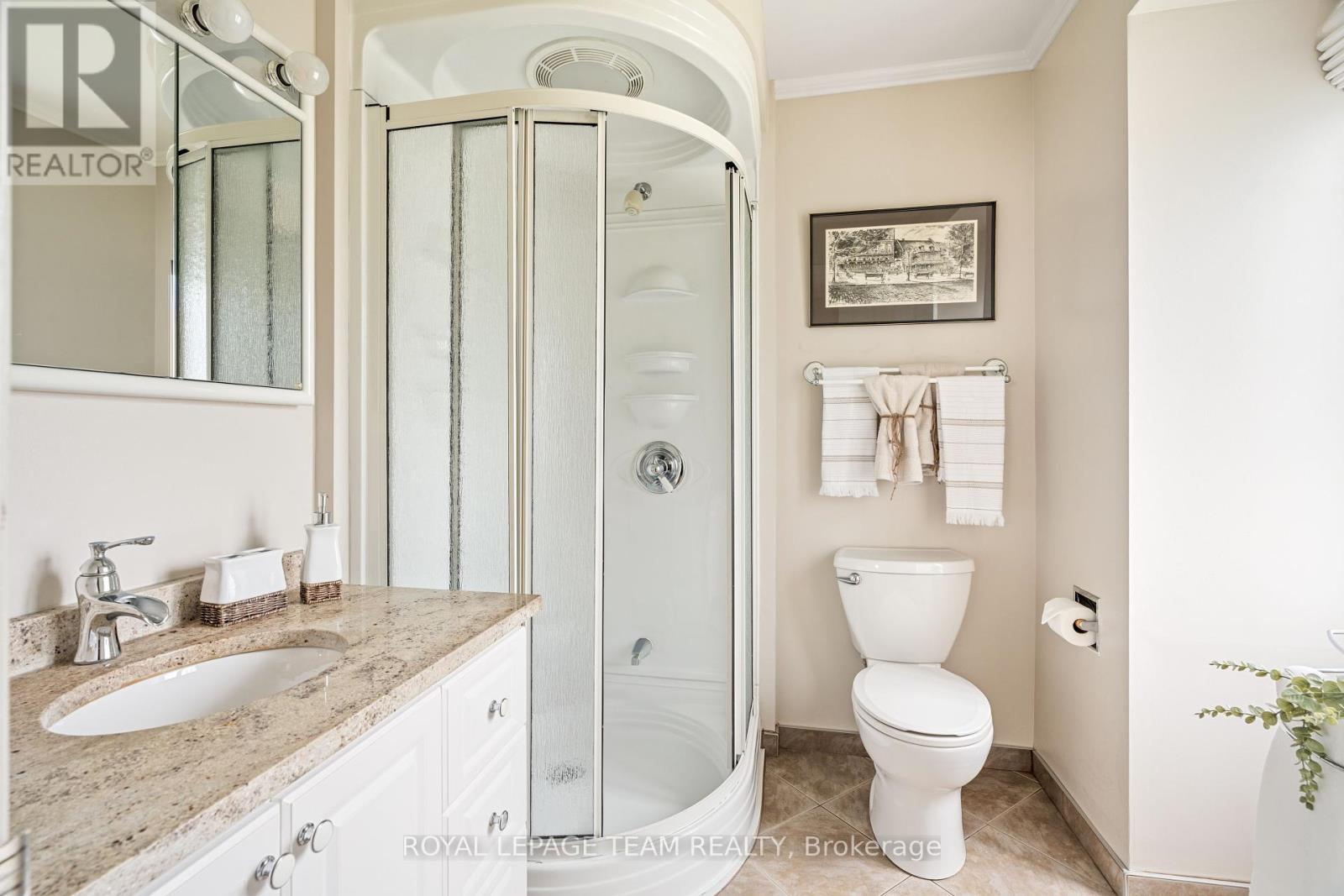 Photo 24 of 2128 Hubbard Crescent, Ottawa ON
