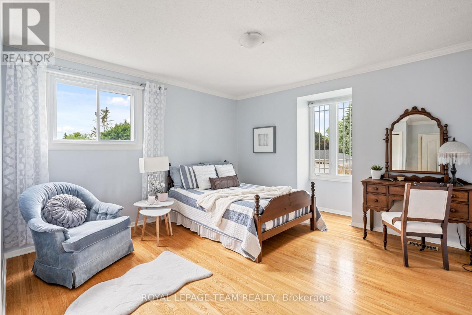 Photo 29 of 2128 Hubbard Crescent, Ottawa ON