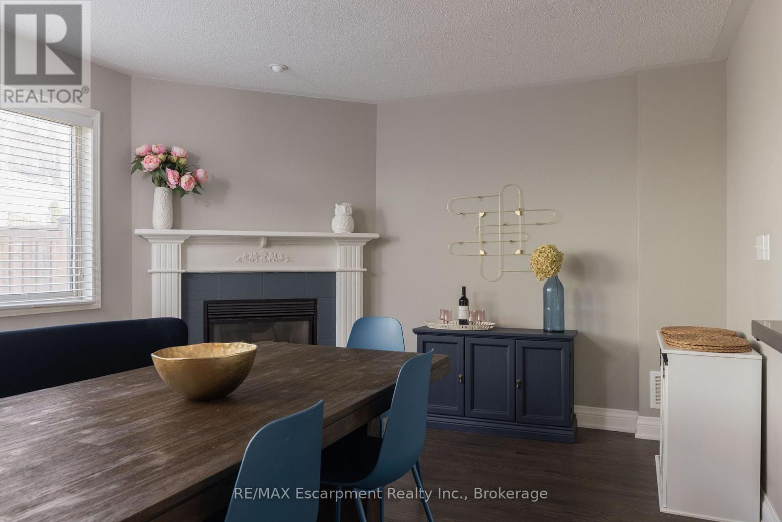Photo 10 of 65 Fairwood Place, Burlington ON