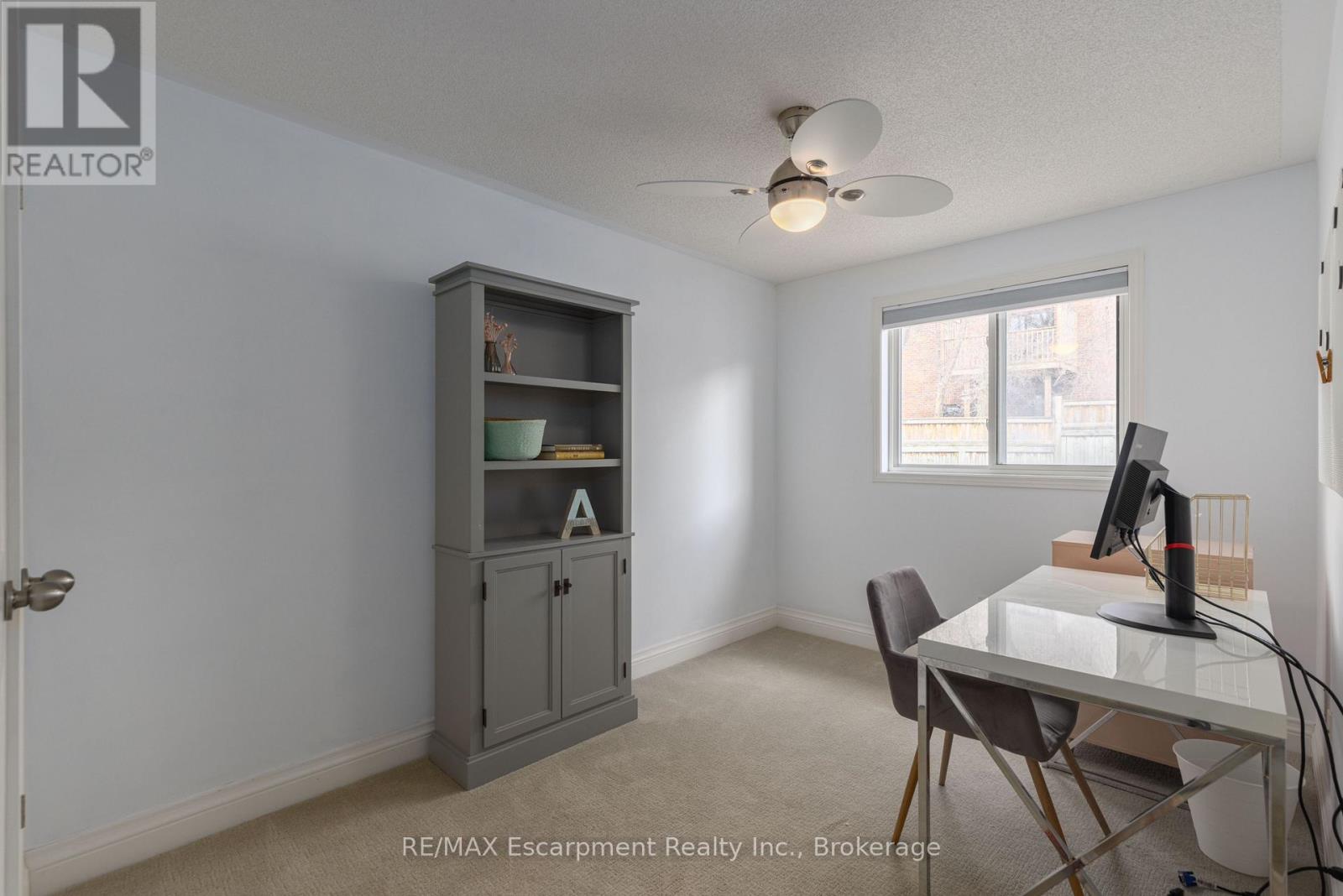 Photo 16 of 65 Fairwood Place, Burlington ON