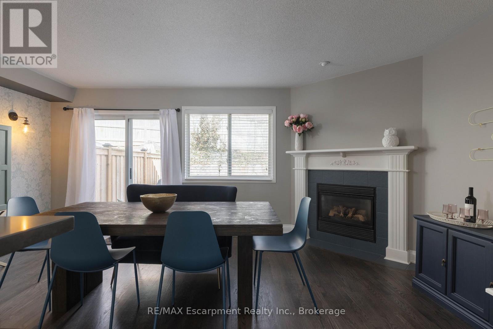 Photo 9 of 65 Fairwood Place, Burlington ON