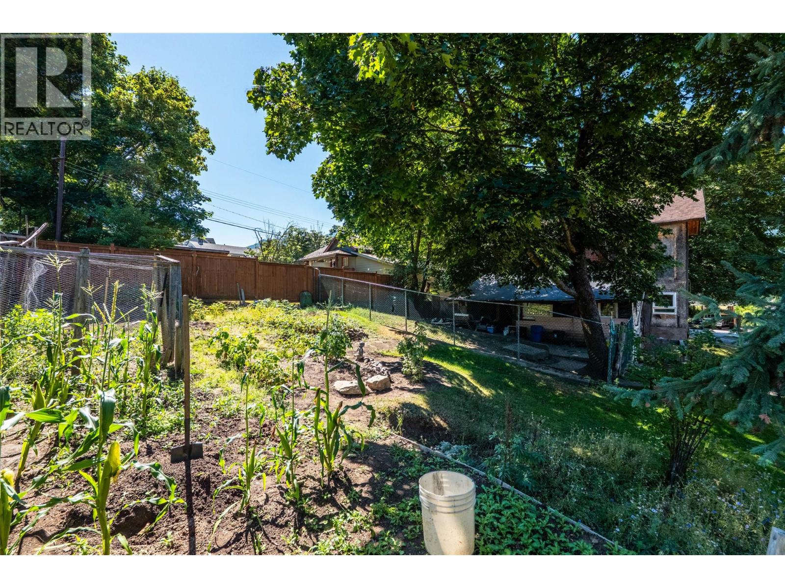 Photo 2 of 1417 Stanley Street, Nelson BC