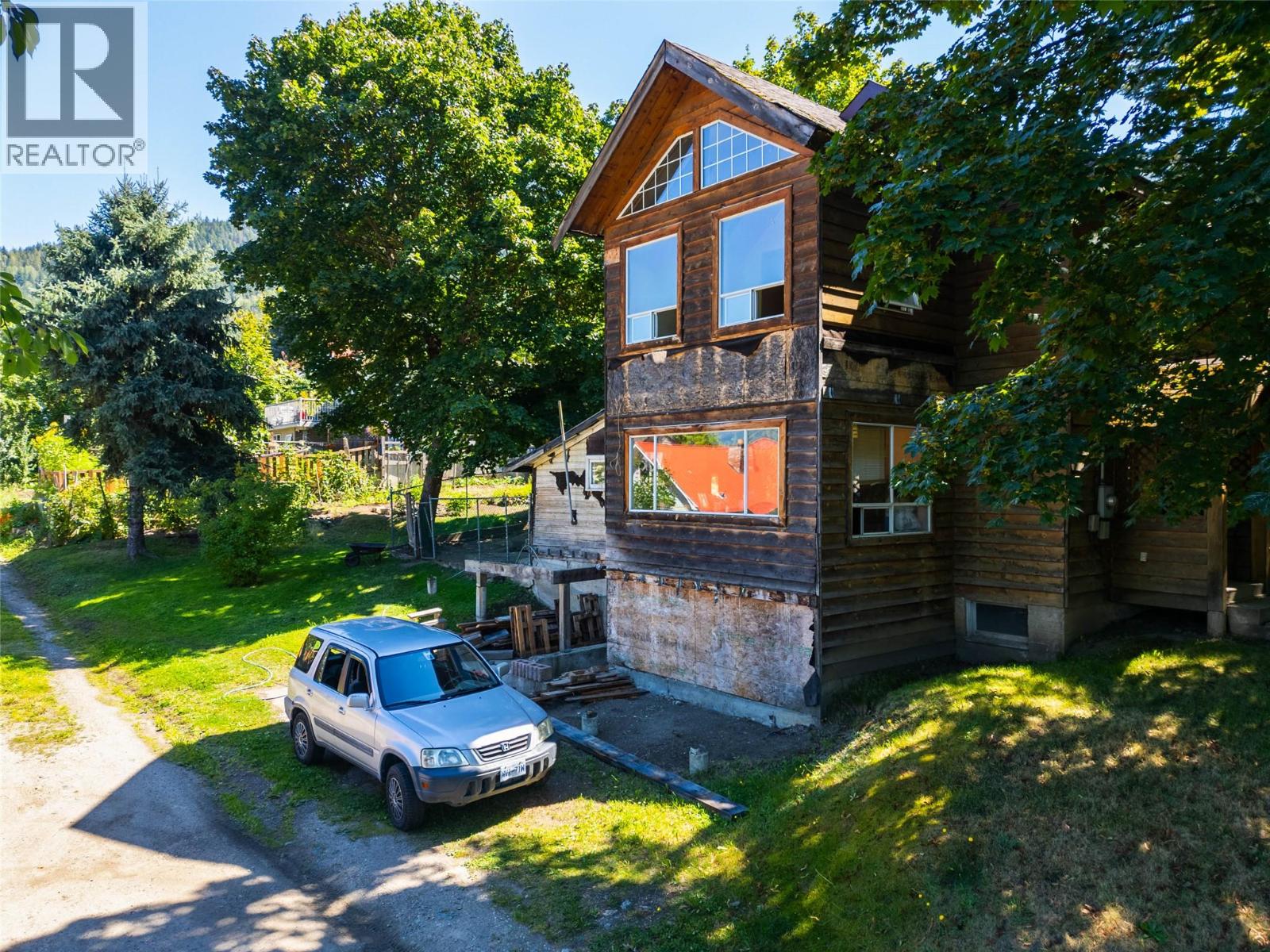 Photo 36 of 1417 Stanley Street, Nelson BC