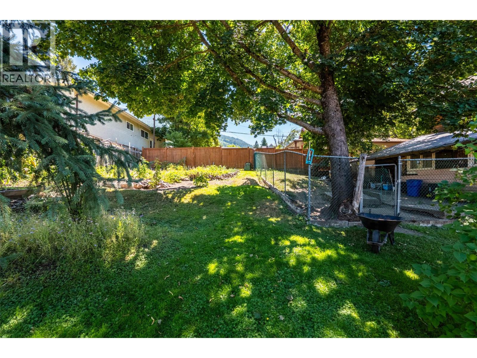 Photo 34 of 1417 Stanley Street, Nelson BC