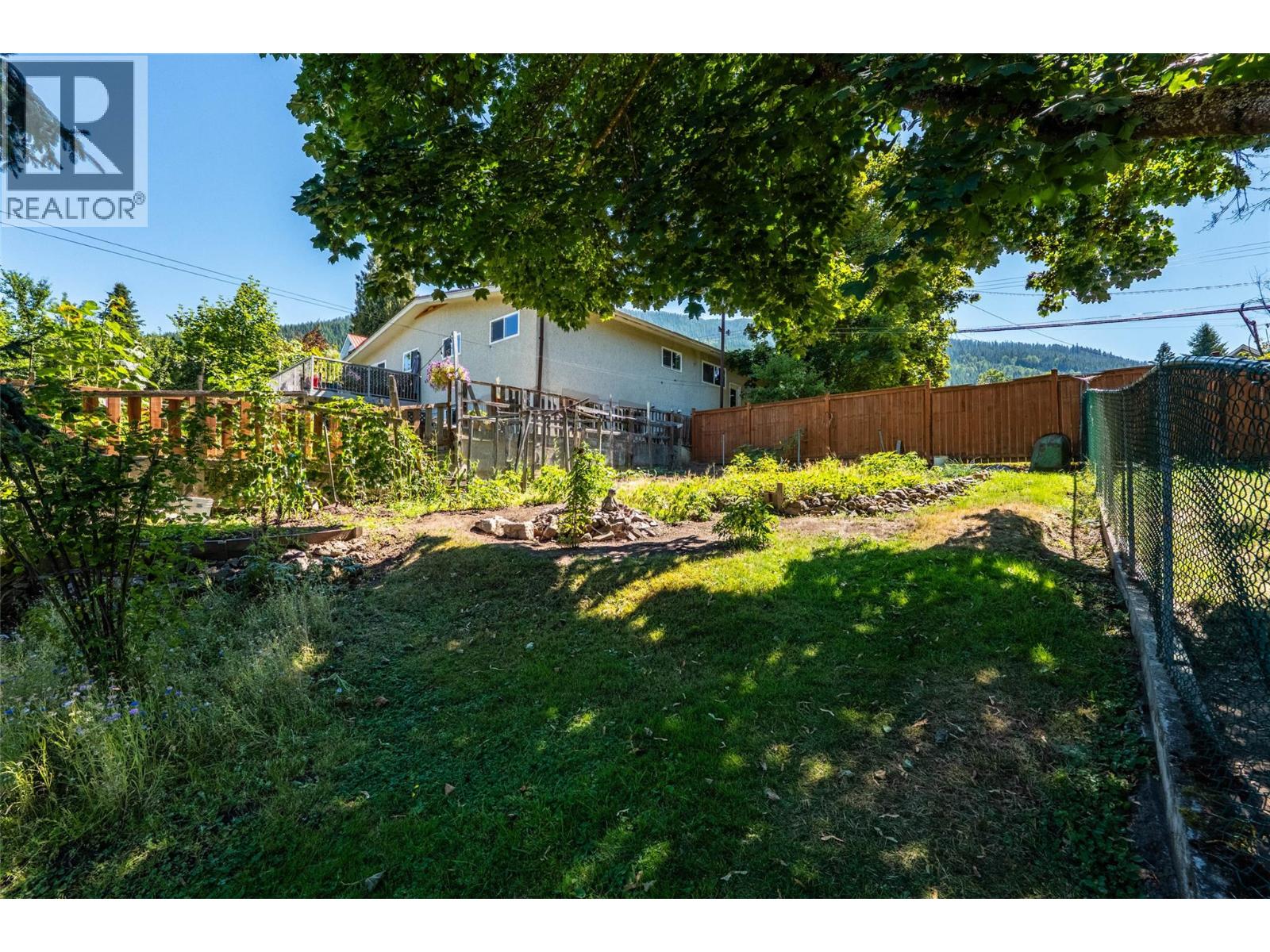 Photo 30 of 1417 Stanley Street, Nelson BC