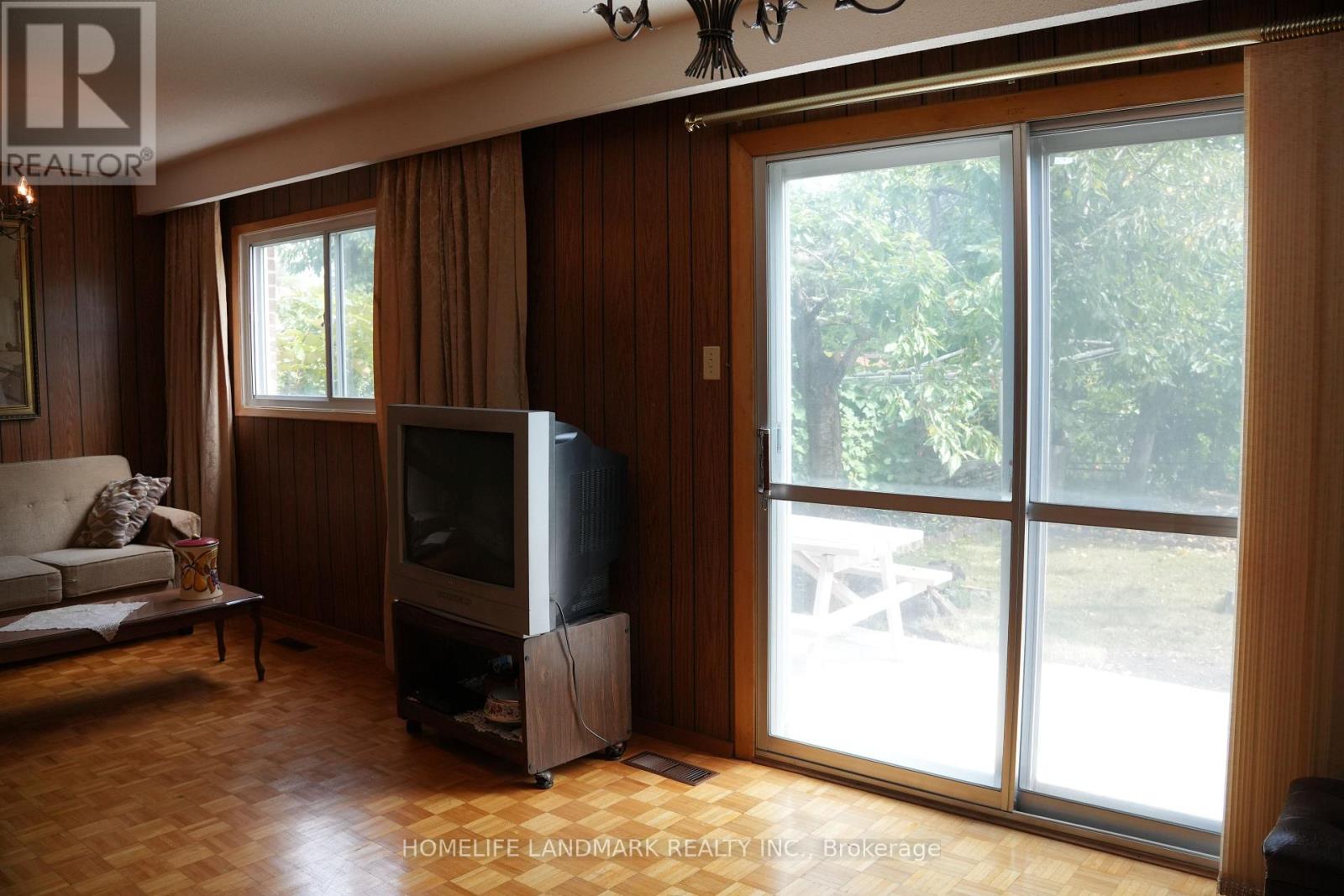 Photo 24 of 57 Navaho Drive, Toronto ON
