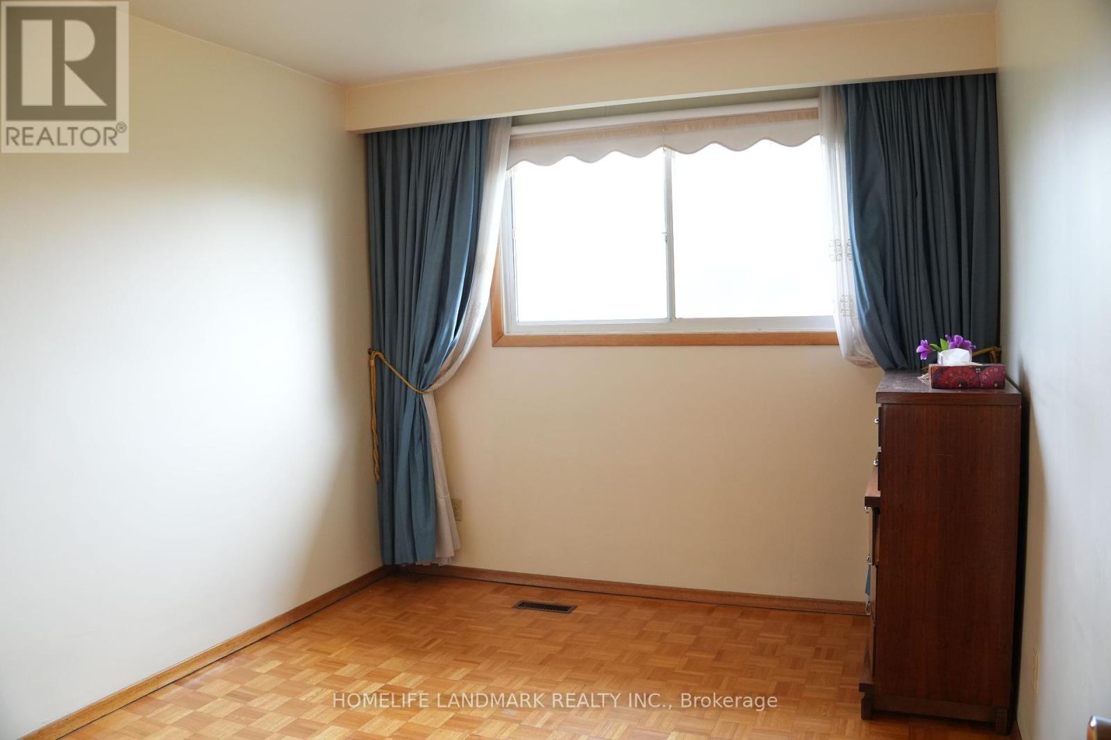 Photo 13 of 57 Navaho Drive, Toronto ON