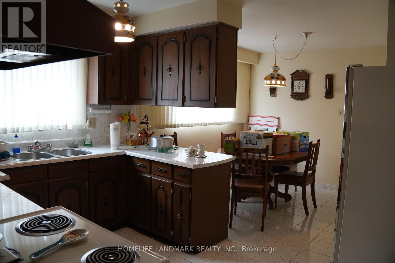 Photo 15 of 57 Navaho Drive, Toronto ON