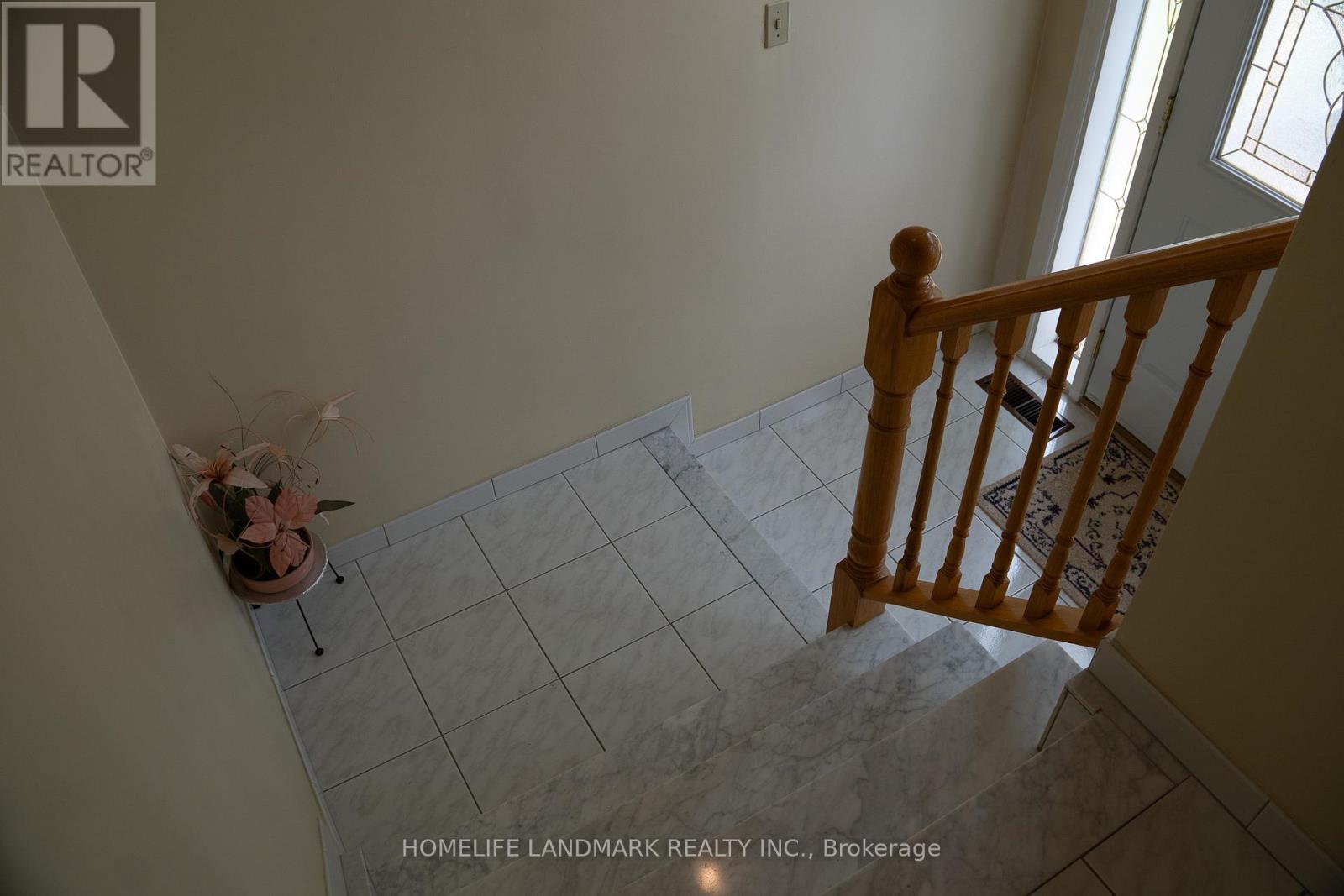 Photo 4 of 57 Navaho Drive, Toronto ON